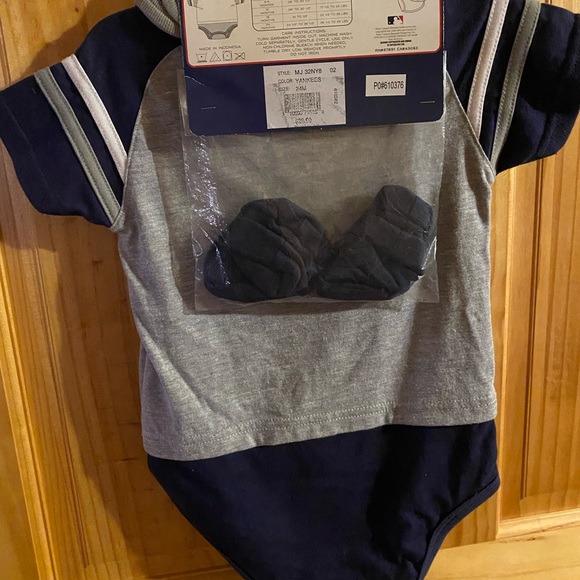 Yankees onesie - Picture 5 of 5